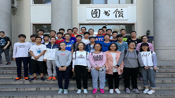 20160919英国威廉集团新生参观william威廉英国图书馆 (2).jpg